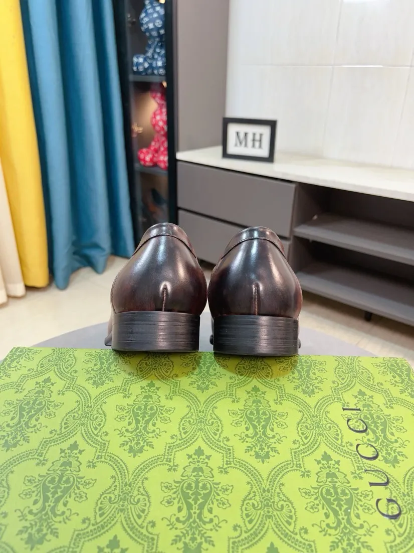 Men's shoes 💰500🌹🌹[GUCCI Gucci] A new style of formal men's leather shoes is coming ~ The original quality upper is made of Italian cowhide➕The leather is soft and delicate, comfortable and soft. The top layer of genuine leather, rubber wear-resistant outsole, the shoe shape is dignified and domineering, and the luxury charm is not concealed! The natural and free nouveau riche leads the trend. Code number: 38-44